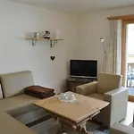 Chesa Semnadur H8 By Interhome דירה