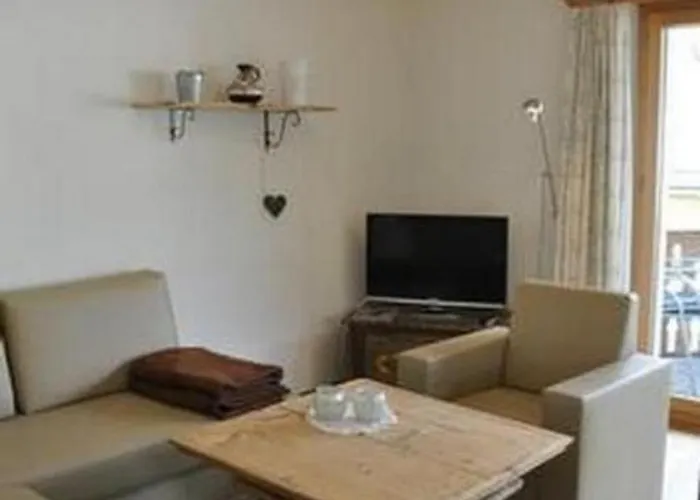 Chesa Semnadur H8 By Interhome Apartamento Sils Maria